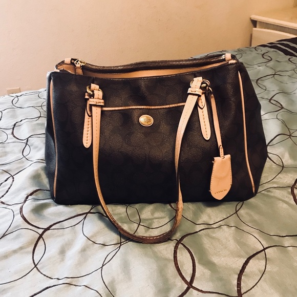 Coach Handbags - Coach tote